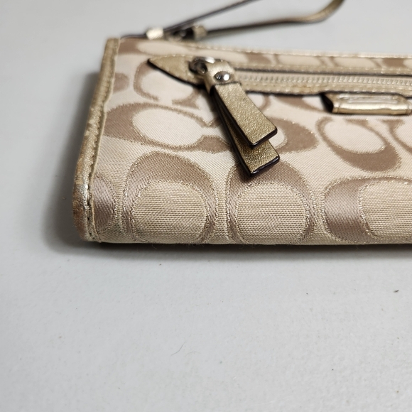 Coach Womens Signature Beige Canvas/Leather Wristlet/Clutch - Picture 4 of 16